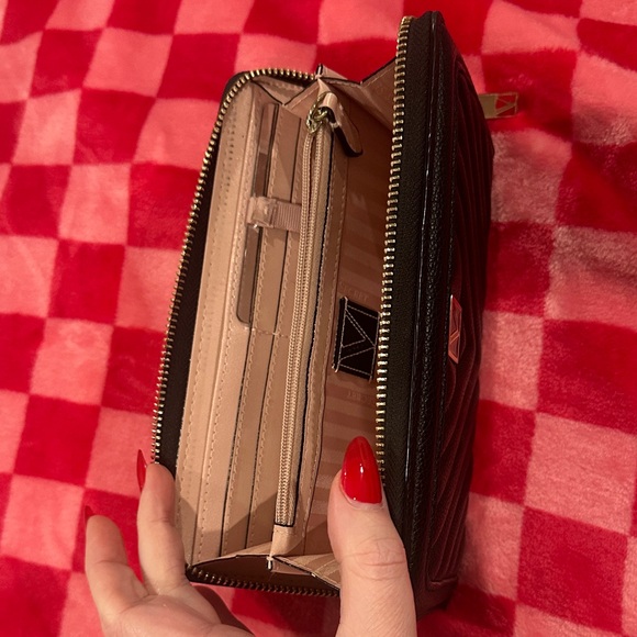 Victoria's Secret Black Chevron Wallet - Picture 3 of 4